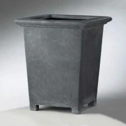 Eckiges Pflanzgefäß Mit Füßen Aus Stahl Oder Rostoptik - Lerana Frano