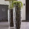 Edle XXL Vase Mit Einsatz Aus Polystone - Schwarz&Gold - Ayana 2 Edle XXL Vase Mit Einsatz Aus Polystone - Schwarz&Gold - Ayana -Pflanztöpfe Verkaufsgeschäft edle xxl vase mit einsatz aus polystone schwarz gold ayana
