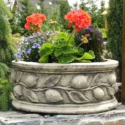 Florales Pflanzgefäß Für Den Garten Aus Stein - Florentia