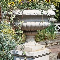 Großer Blumentopf Historisch - Beeston Castle