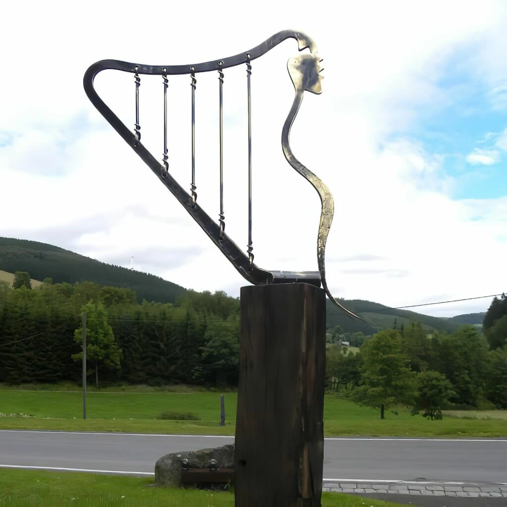 Handgeschmiedete Engelsharfe Aus Bronze Mit Holzsockel - Aingeru 3 Handgeschmiedete Engelsharfe Aus Bronze Mit Holzsockel - Aingeru